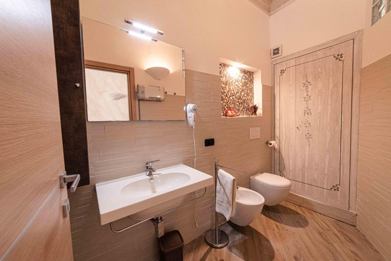 Lo Scoglio Dei Volsci Bed & Breakfast Nettuno Eksteriør bilde