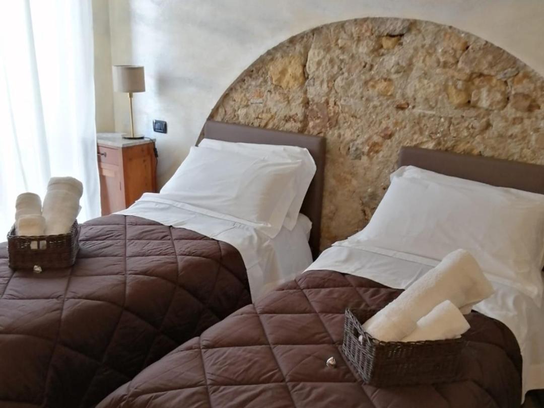 Lo Scoglio Dei Volsci Bed & Breakfast Nettuno Eksteriør bilde