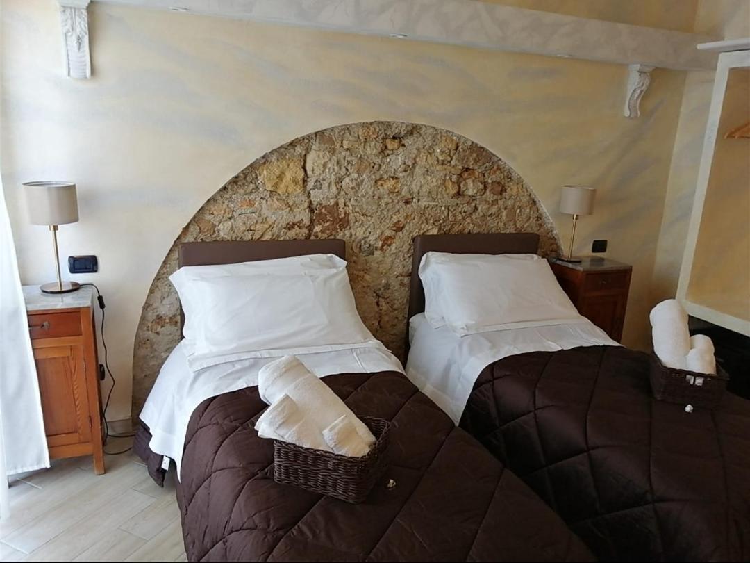 Lo Scoglio Dei Volsci Bed & Breakfast Nettuno Eksteriør bilde